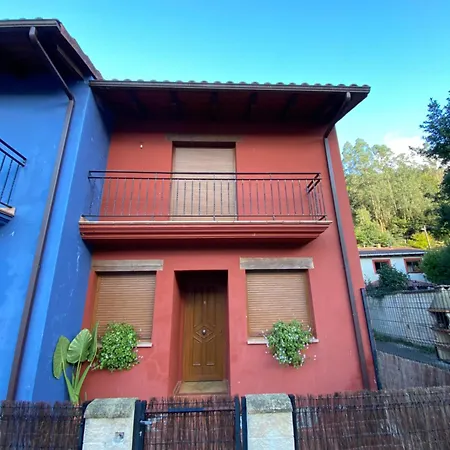 Holiday home Surfer House Molleda